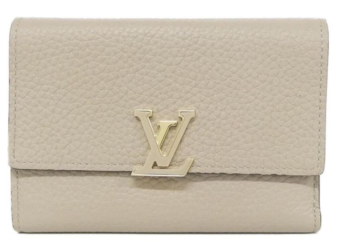 Billetera Compacta Capucines de Louis Vuitton