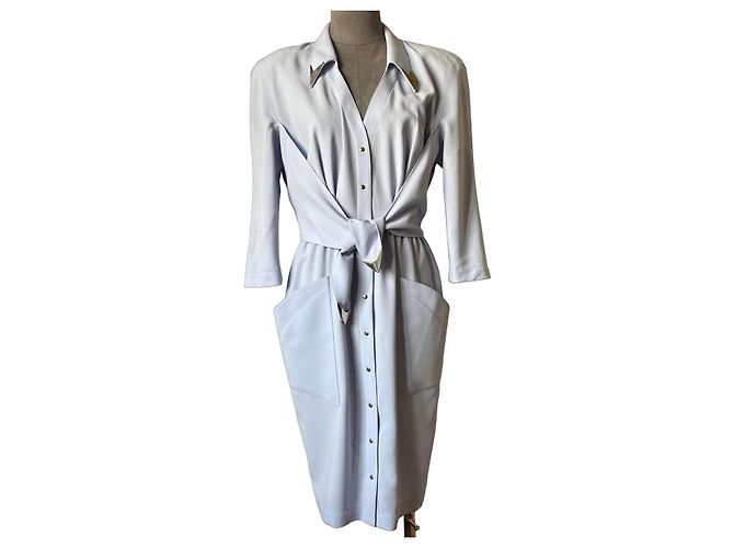 Thierry Mugler Hellblaues langes Hemdblusenkleid mit Gürtel