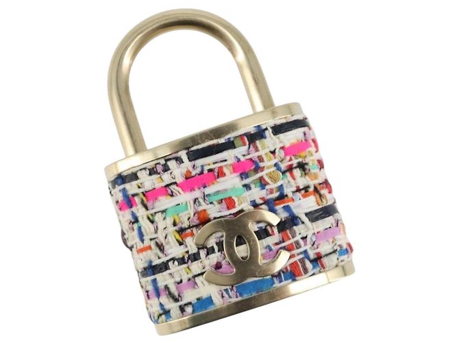 CHANEL COCO Mark Brosche Tweed Mehrfarbig CC Auth ARZ267M Mehrfarben