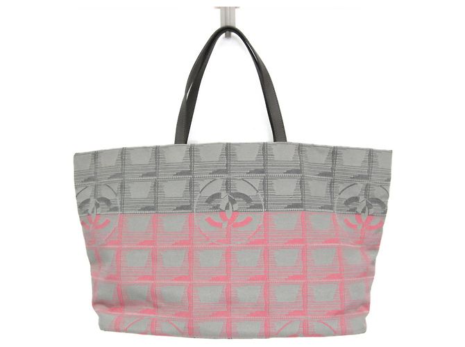 Bolsa tote de lona nylon da nova linha de viagem da Chanel
