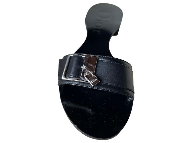 Christian Dior Mules com Fivela e Cadeado em Couro Preto