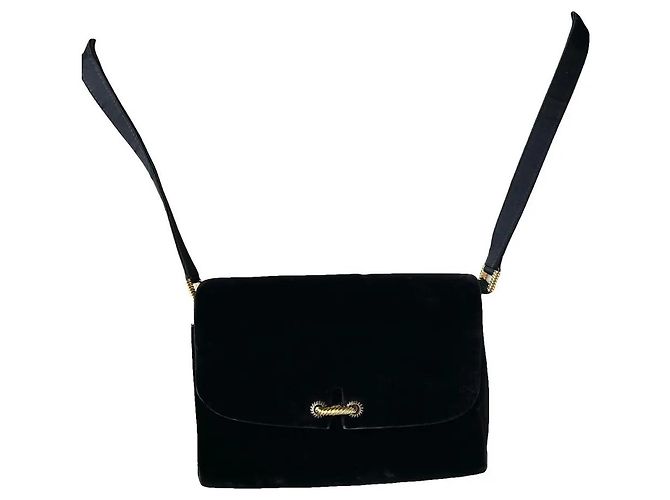 Gucci Schultertasche aus schwarzem Samt G Interlock