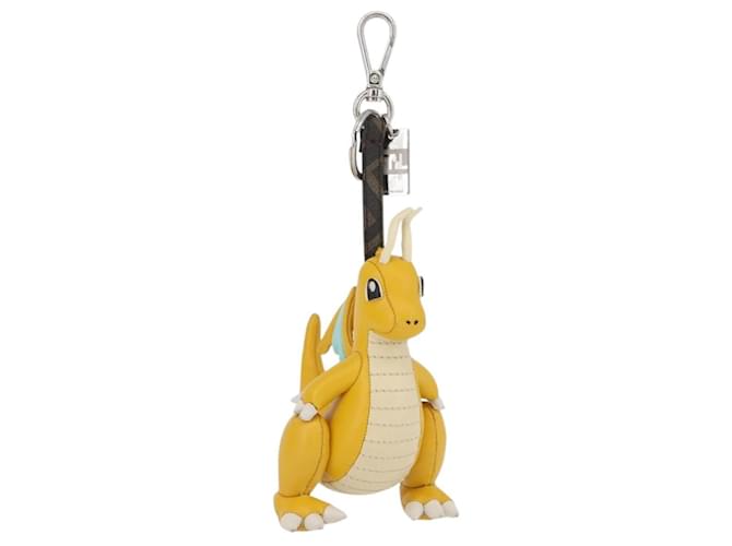 FENDI FENDI x FRGMT x POKMON Charm Pokmon em couro amarelo Auth 167029SM 