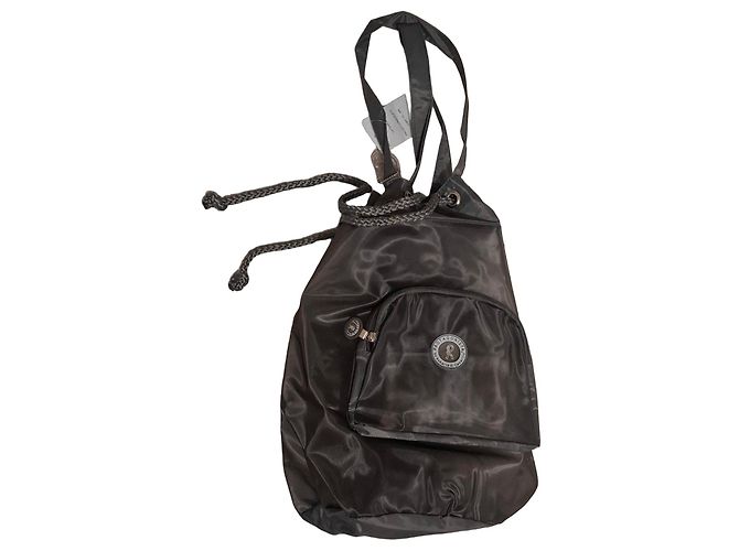 Mochila de nylon cinza da Roberta di Camerino