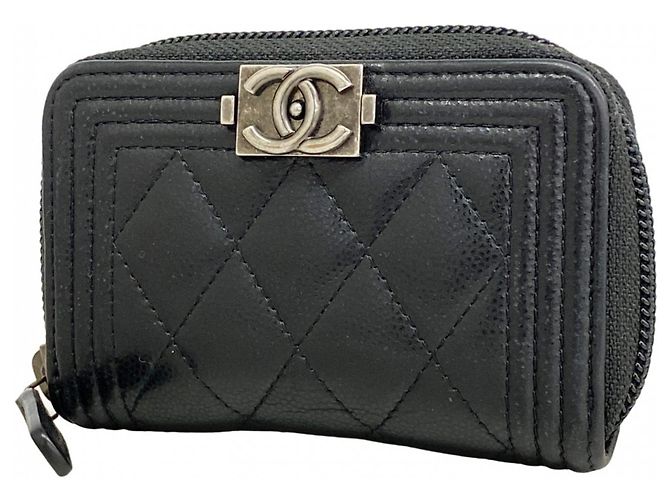 Boy Monedero de piel de ternera granulada negra Chanel Negro