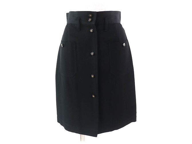 Timeless Wollrock mit COCO-Button von Chanel Schwarz