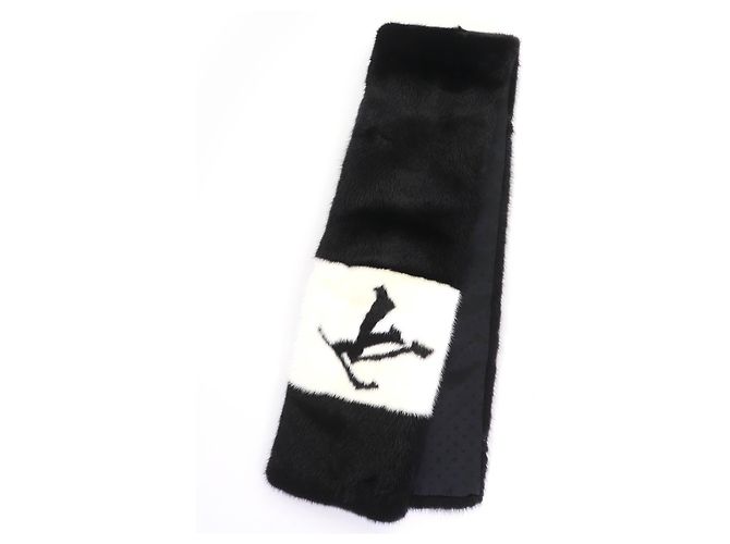 Cachecol de vison com logo LV da Louis Vuitton Preto Branco