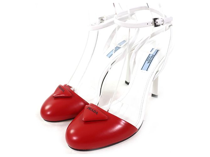 Pumps in pelle con cinturino logo triangolo Prada Rosso