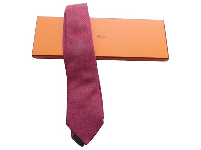 gravata hermès em seda pesada com sua caixa Vermelho