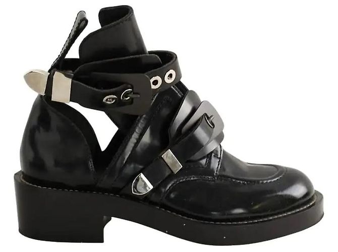 Balenciaga Botas de couro preto