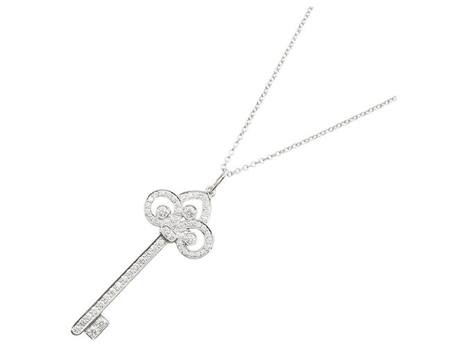 Colar de diamante com pingente de chave Fleur-de-lis da Tiffany & Co.