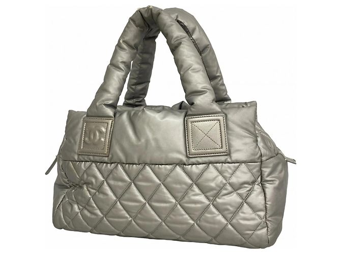 Bolsa tote de nylon Coco Cocoon da Chanel Prata