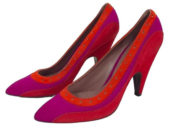 Miu Miu High Heels aus Wildleder Rot Dunkelviolett