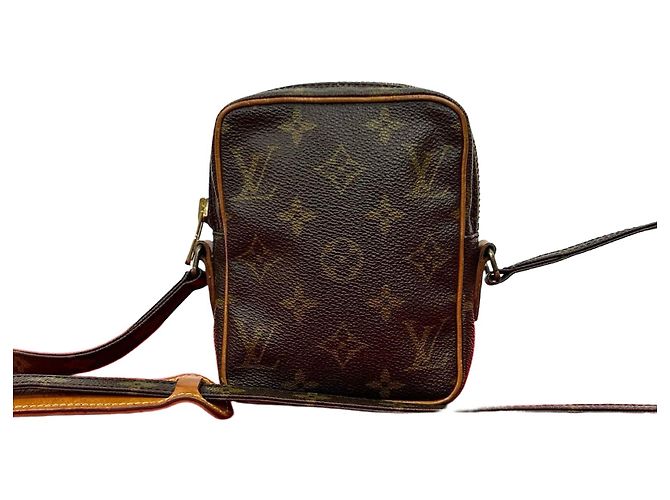 Bolsa de Ombro Mini Danube em Couro Monogram Louis Vuitton Metálico Bronze