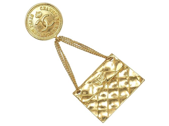 Timeless Spilla Coco Mark Matelassé di Chanel D'oro