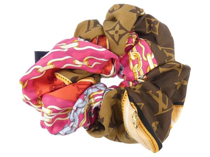 Scrunchie Chouchou Tro Choux di Louis Vuitton Marrone