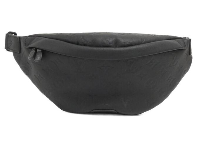 Bumbag Bolso de Hombro PM Discovery Monogram Shadow de Louis Vuitton Negro
