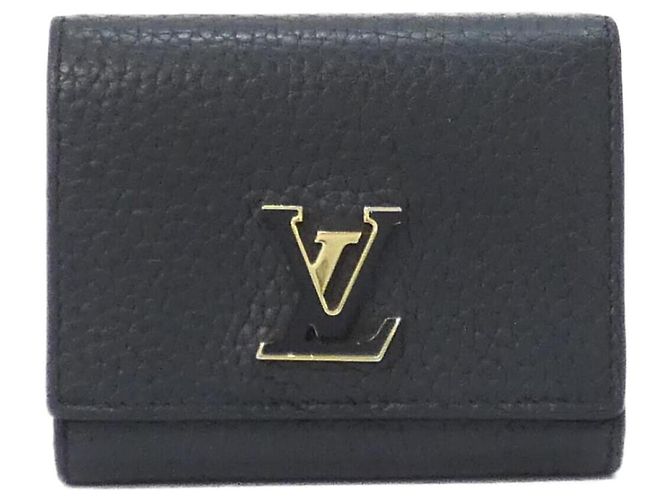 Cartera Capucines Tiny de Louis Vuitton Negro