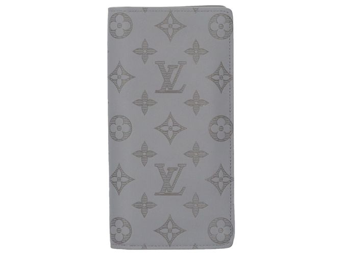 Louis Vuitton Portefeuille Brazza Monogram Shadow, Leder, Herren/Damen. Braun