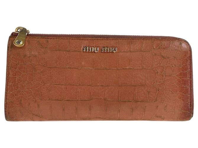 Cartera larga de cuero rosa Miu Miu