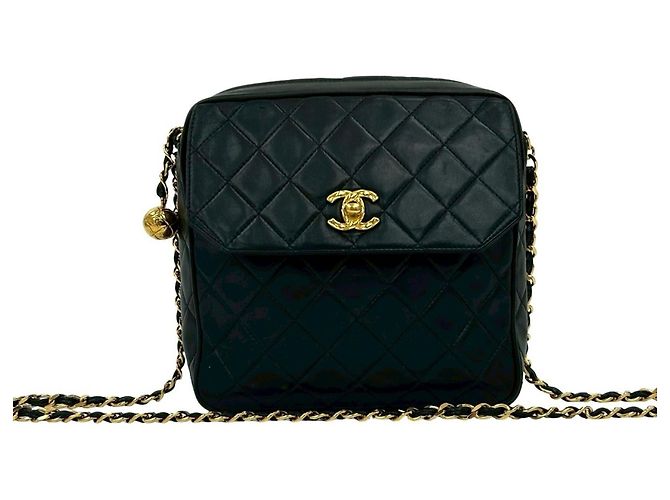 Bolsa de ombro em couro de cordeiro matelassé Coco Mark da Chanel Preto