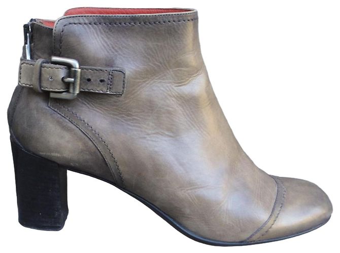 Santoni Leather Ankle Boots Brown