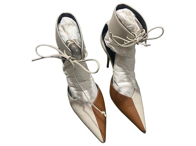 Gucci Priscilla Pumps Weiß Kamel