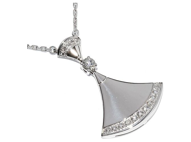Bulgari Collar Péndulo Diva's Dream en Oro Blanco de 18K Bvlgari Plata