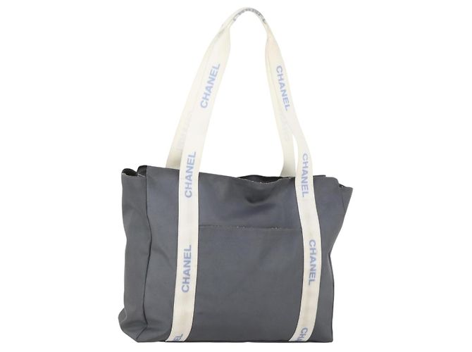 CHANEL Tote Bag Nylon Grau Silber CC Auth hk3544 Braun