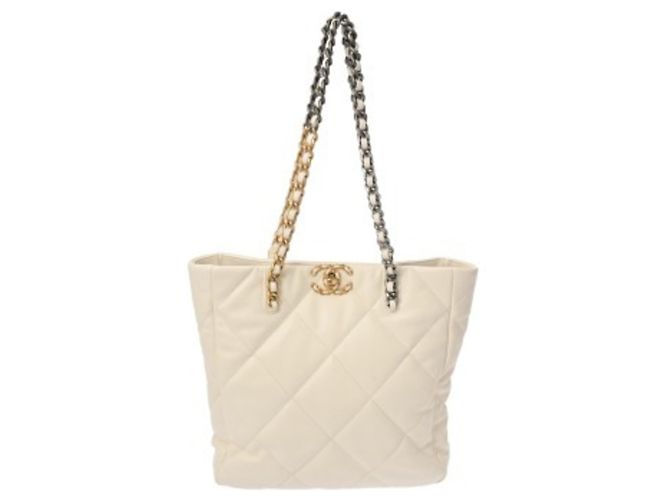 Chanel 19 Kettentasche Weiß