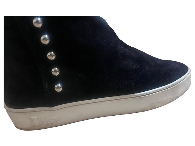 Stivali Dior in suede nero con borchie