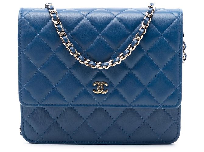 Wallet On Chain Carteira de couro de cordeiro matelassada azul CC quadrada da Chanel com corrente