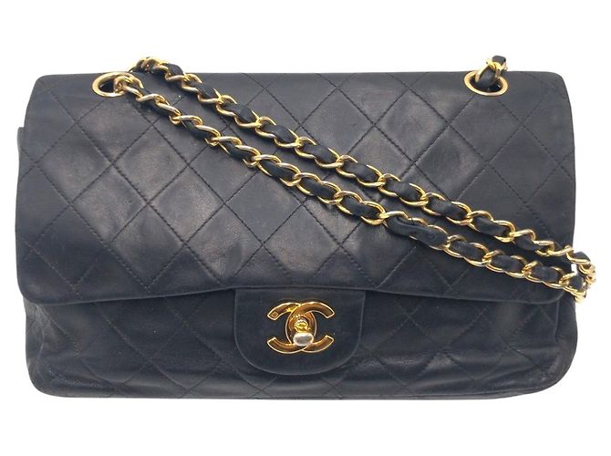 Chanel Matelasse 25 Leather Shoulder Bag Black