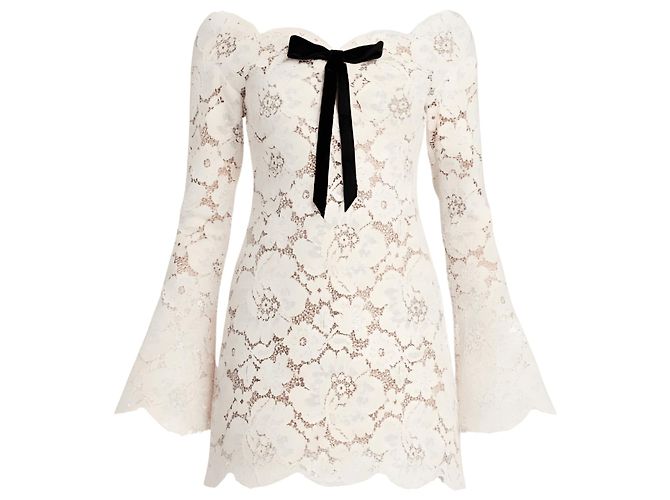 Retrofête O vestido de renda Perdita apresenta renda delicada Bege