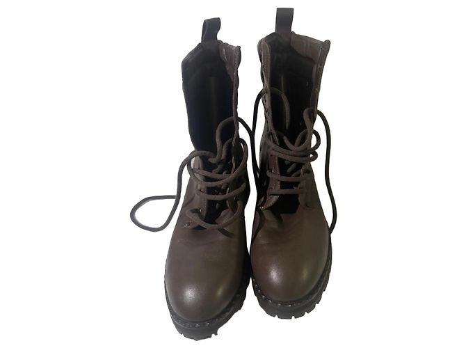 Botas de tornozelo de couro marrom Bottega Veneta