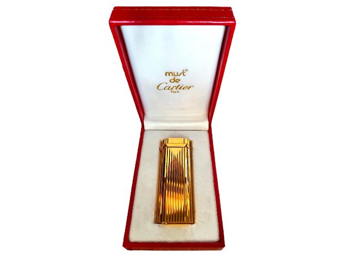 Cartier Oval gas lighter in ruby