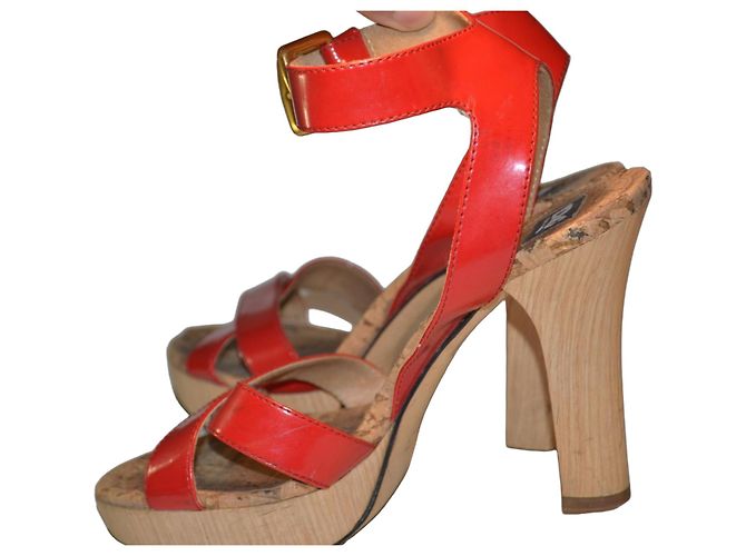 Sandali D&G in vernice rossa Taglia 36 Rosso