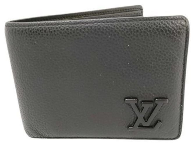 Louis Vuitton Bi-fold Wallet in Black Aerogram Leather