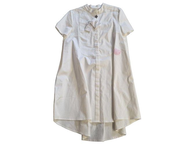 Vestido branco Dior com patch de concha