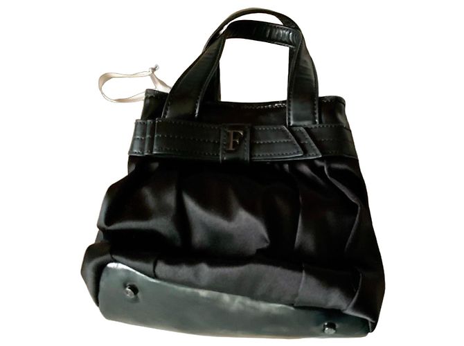 Gianfranco Ferré Borsa a mano nera in tessuto e pelle Nero