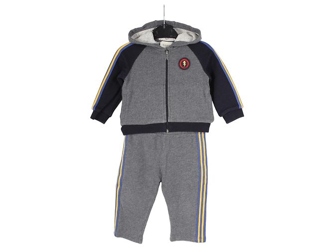 Conjunto Gucci para tu niño Gris