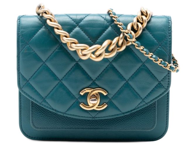 Chanel Mini Azul em Couro Matelassado de Bezerro e Corrente de Caviar