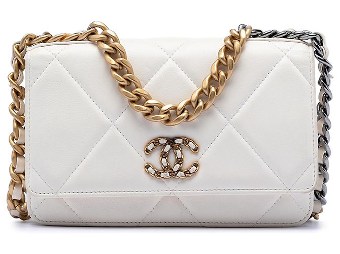 Wallet On Chain Cartera con Cadena 19 de Cuir de Cordero Blanco de Chanel