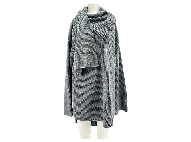 Totême Grau gerippter Pullover mit Schal 