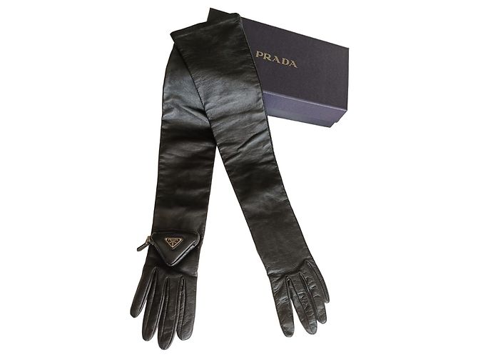 Lange schwarze Lammlederhandschuhe von Prada Größe 7,5