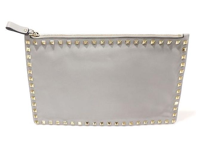 Valentino Clutch em couro de bezerro cinza com tachas douradas Rockstud Marrom