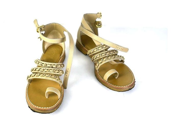 Chanel Sandali con cinturino a catena D'oro
