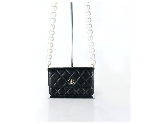 Wallet On Chain Chanel Portafoglio con catena e tracolla in perle Nero