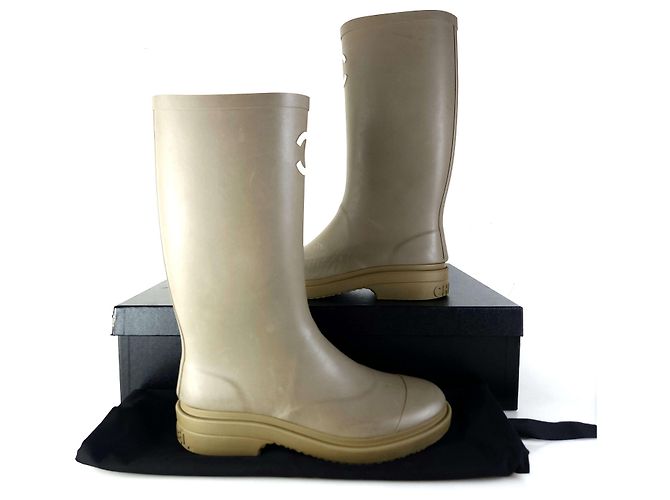 Chanel Botas de chuva de borracha Dourado