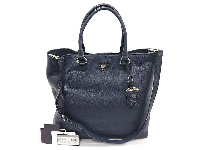 Prada Bolsa triangular em vitello daino navy com hardware prateado Azul